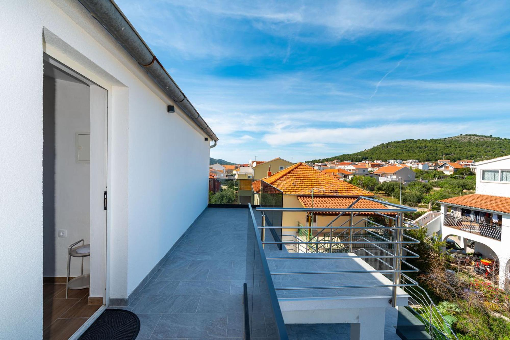 Apartments Lucija Mari Tribunj  Exterior photo