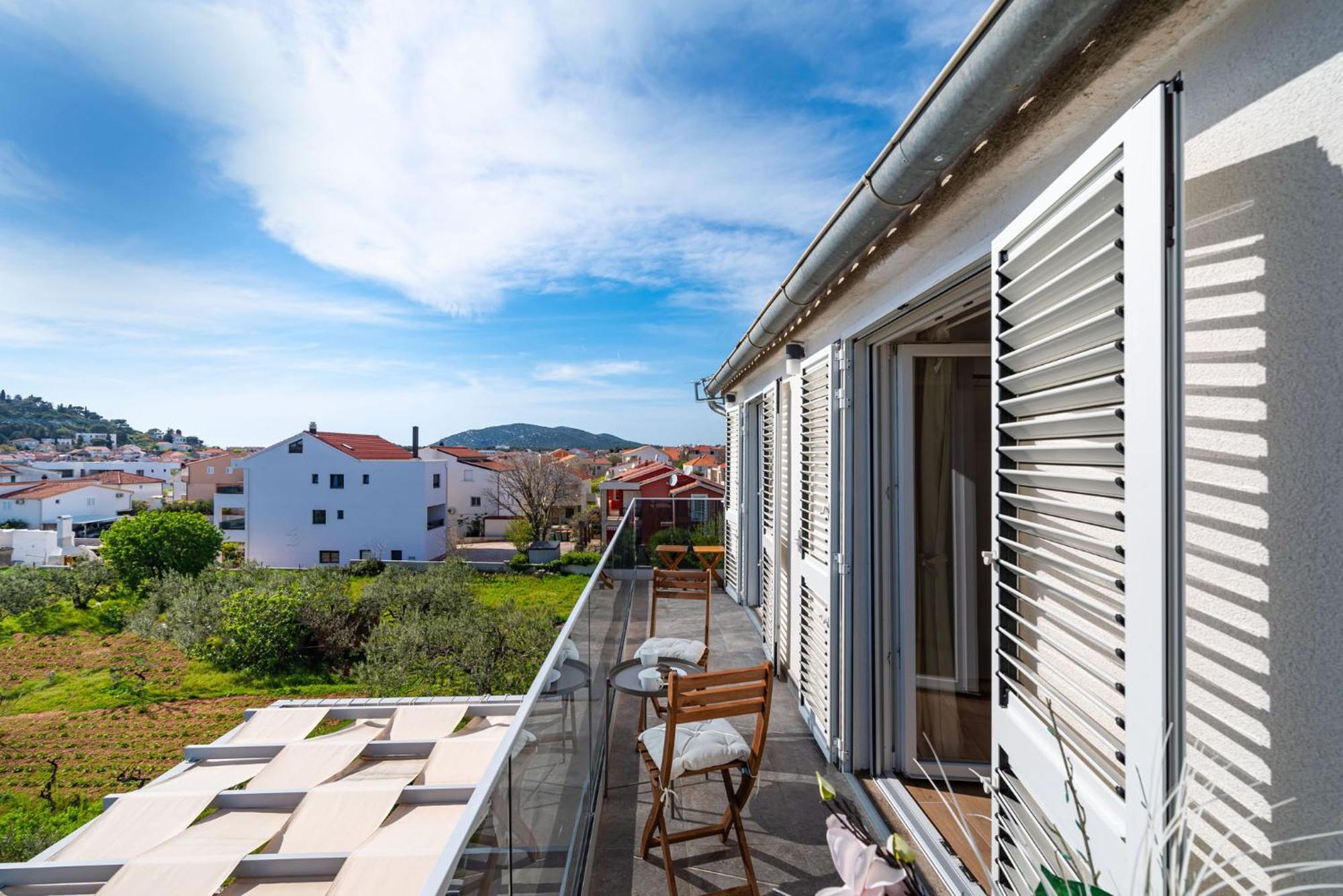 Apartments Lucija Mari Tribunj  Exterior photo