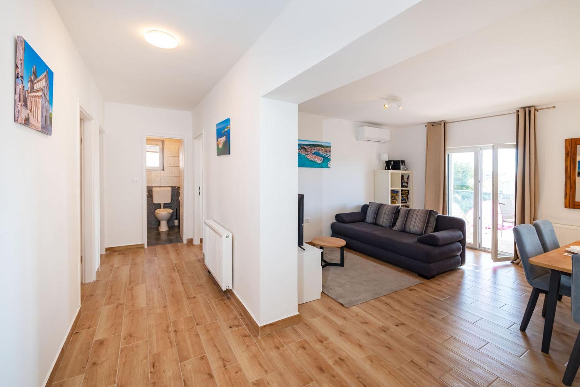 Apartments Lucija Mari Tribunj  Exterior photo